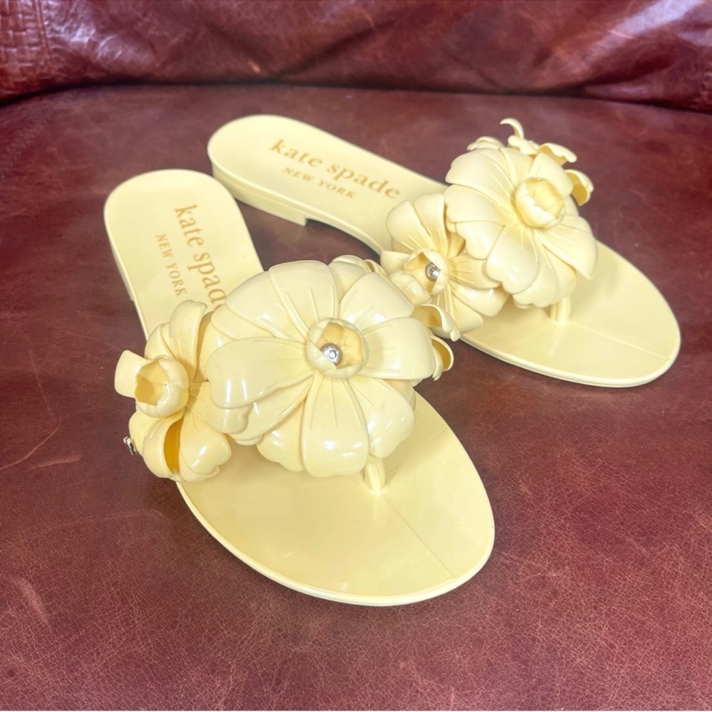Kate Spade Jaylee 3D Floral Design & Rhinestone Embellished Sandals Size 8 - Picture 3 of 5
